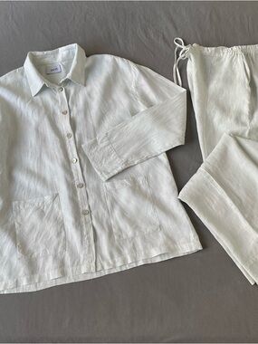 Soft Linen Set with Shell Buttons